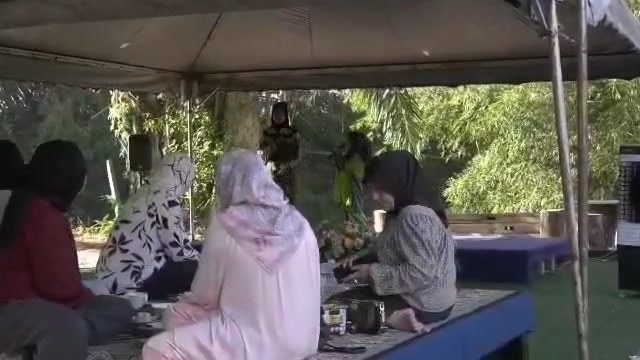 Peserta program berkumpul di ruang outdoor Xtreme Park Qudwahstay